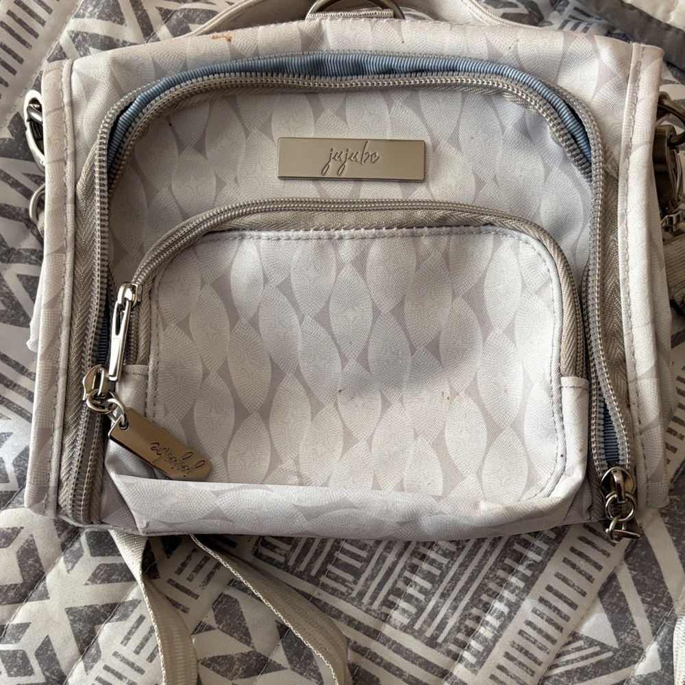 Ju-Ju-Be Cream and Gray Crossbody Bag